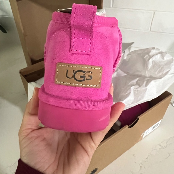 Uggs pink size 8 - Picture 5 of 8